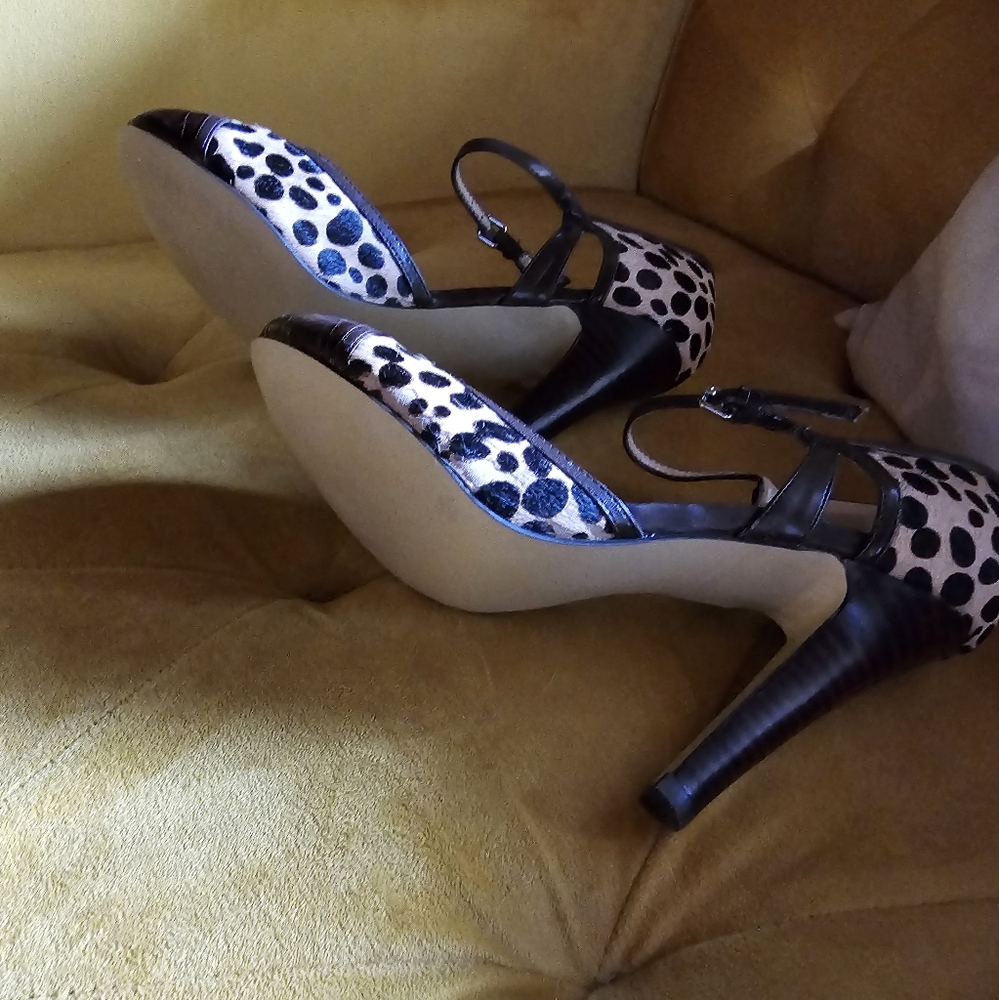 Audrey Brooke Leopard Print Heels - Picture 4 of 6